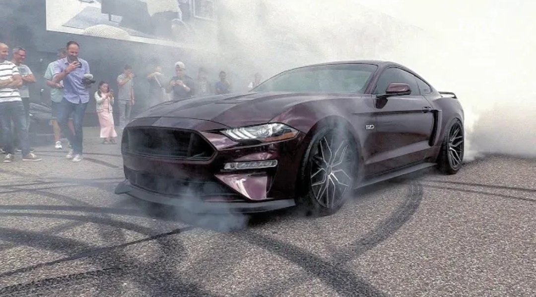 Ford Mustang Burnout